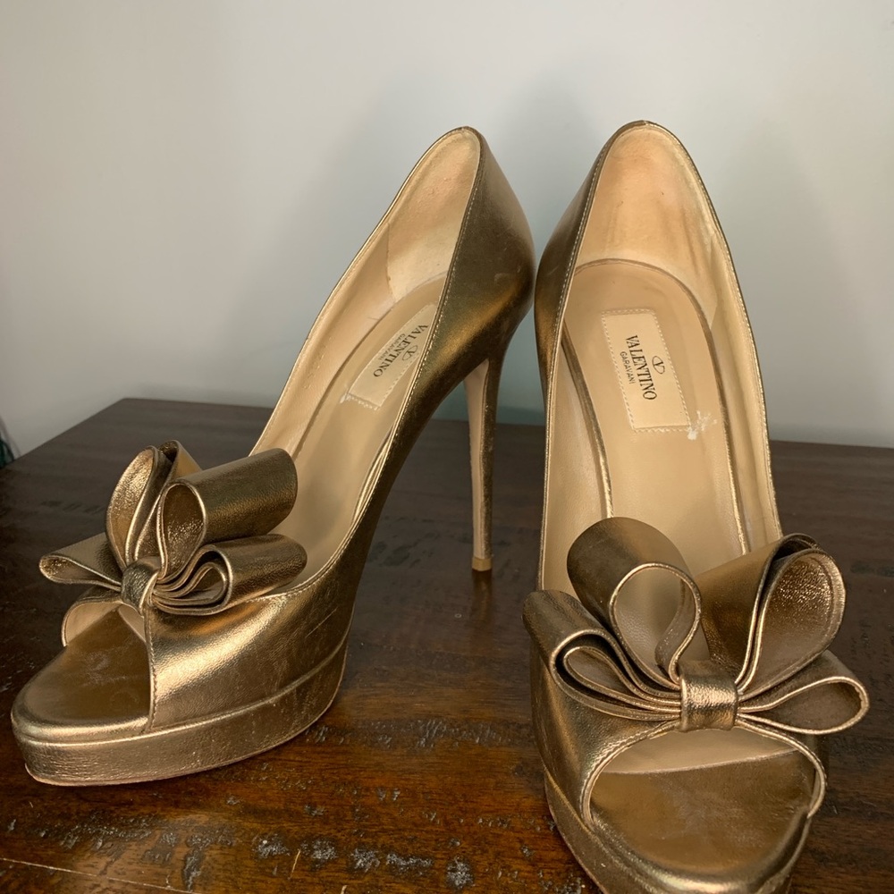 Valentino Garavani Metallic Gold Stiletto D’Orsay Heels with Bow Detail